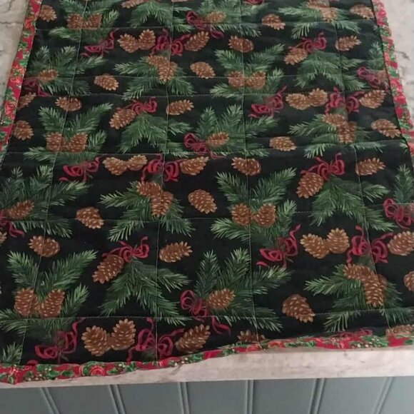 Hand quilted table runner - Picture 2 of 4